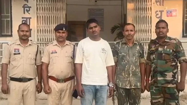 बलरामपुर का फर्जी निवासी बनकर CRPF में पदस्थ कोबरा बटालियन का आरक्षक गिरफ्तार