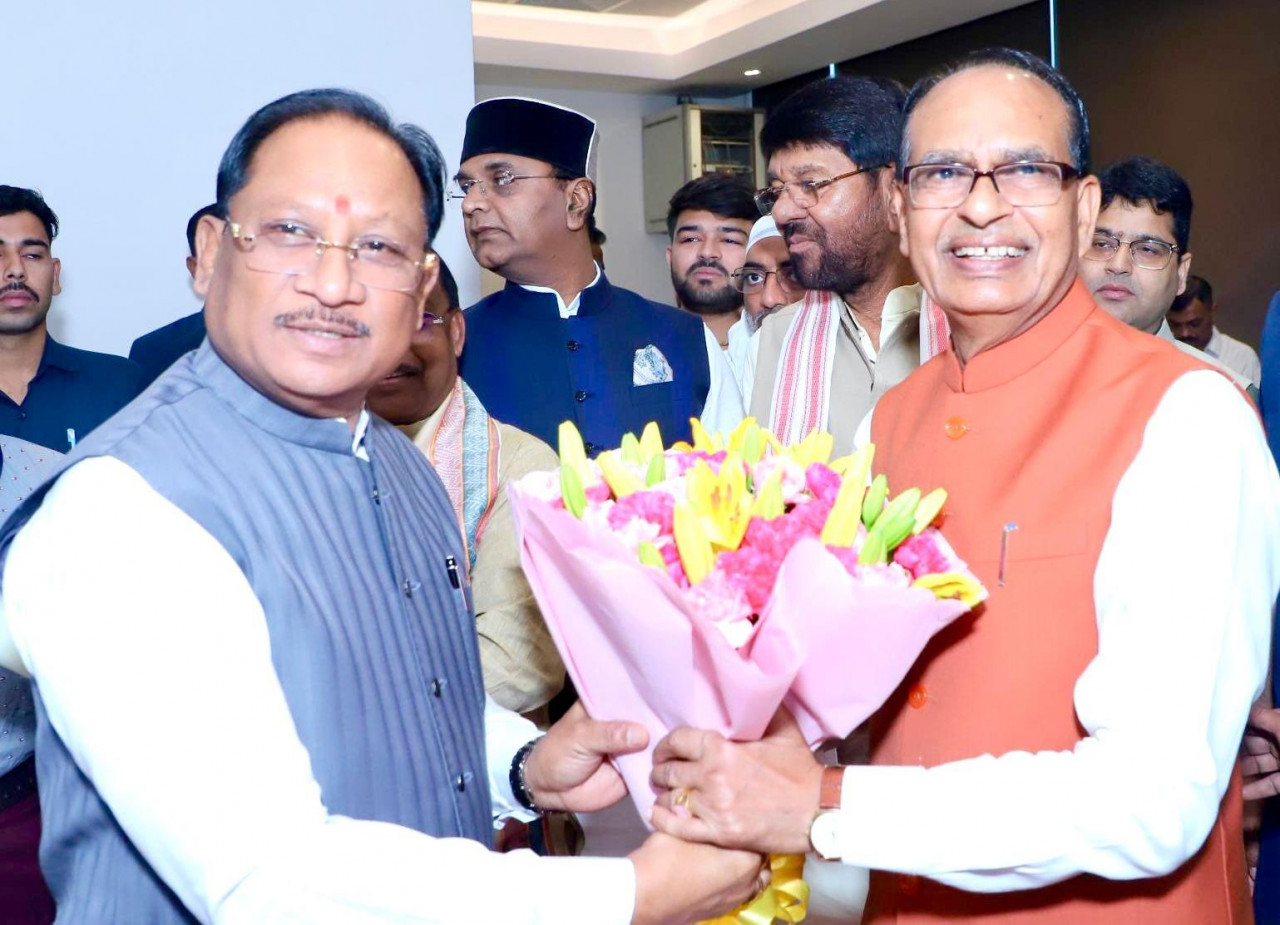 अपनापन’ के विमोचन समारोह में 