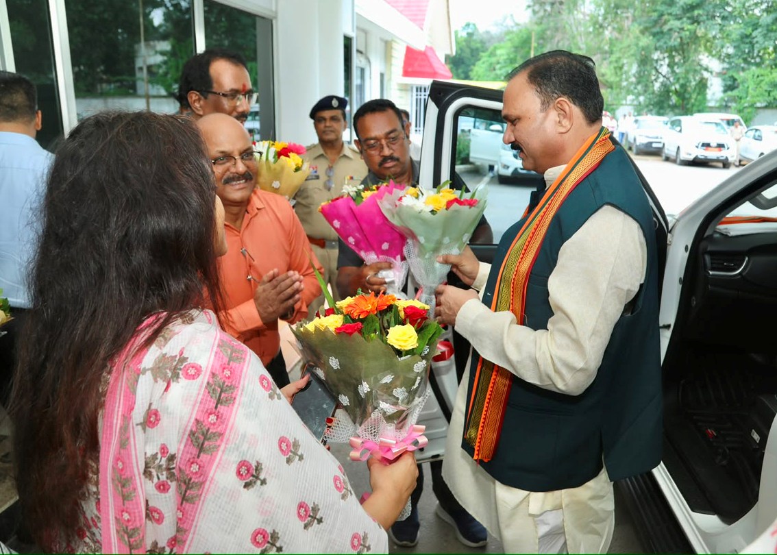 स्वास्थ्य मंत्री श्याम बिहारी जायसवाल का कांकेर आगमन पर आत्मीय स्वागत