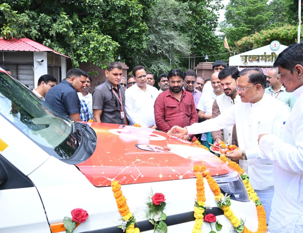 धरसींवा विधानसभा क्षेत्र को मुख्यमंत्री विष्णुदेव साय से मिली निःशुल्क एम्बुलेंस की सौगात 
