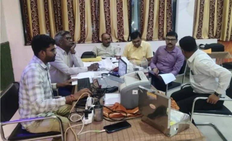 50 हजार की रिश्वत लेते रेंजर और डिप्टी रेंजर रंगे हाथ गिरफ्तार