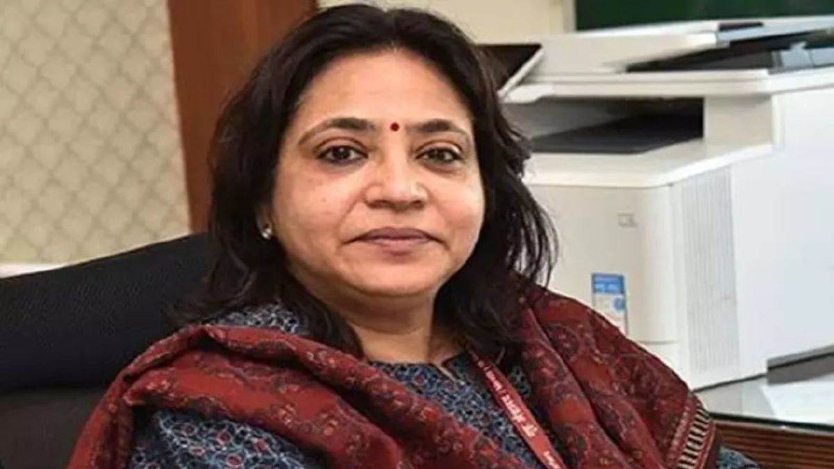 करेंसी टावर में बिना इमरजेंसी अलार्म की लिफ्ट में 20 मिनट तक कैद रहीं ACS ऋचा शर्मा